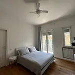 Lägenhet A Casa Di Roberta Salerno